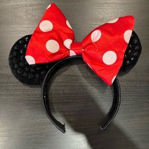 Bedazzled Minnie Mouse ears